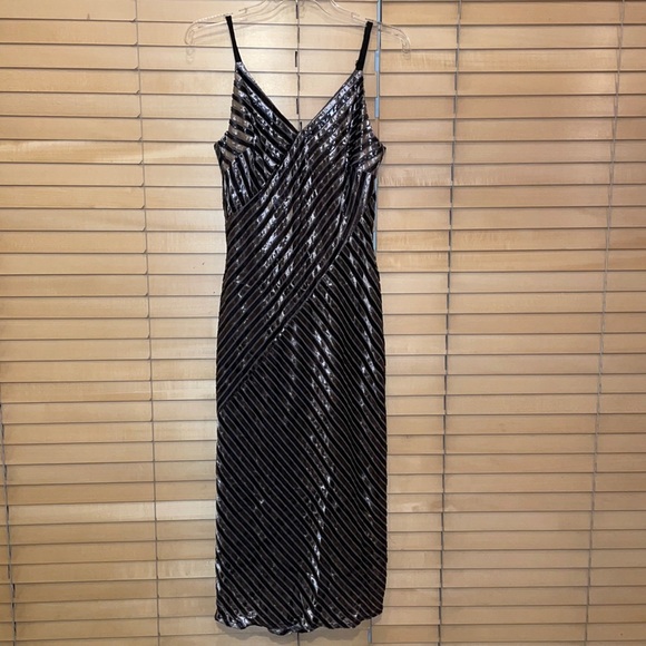 Harlyn for Anthropologie Silver Moon Velvet Midi Dress - Picture 6 of 15